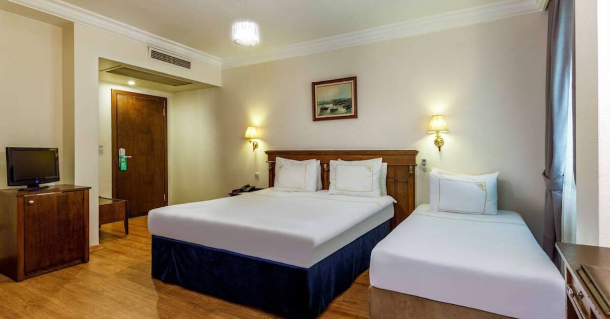 Een foto van Golden Crown Hotel