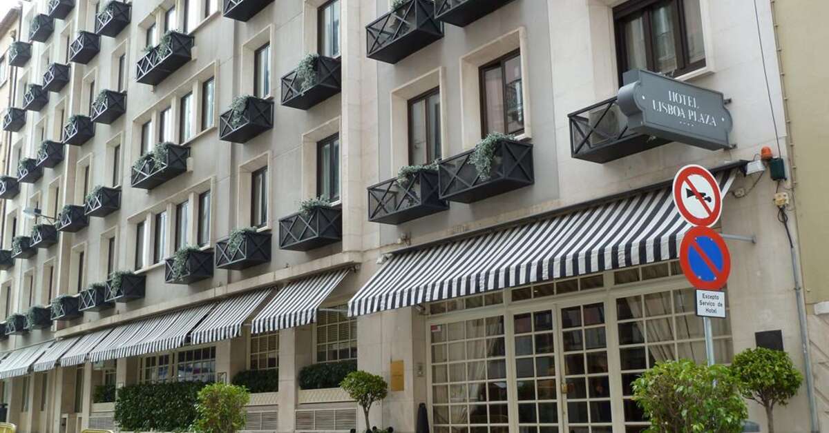 Een foto van de buitenkant van Hotel Lisboa Plaza
