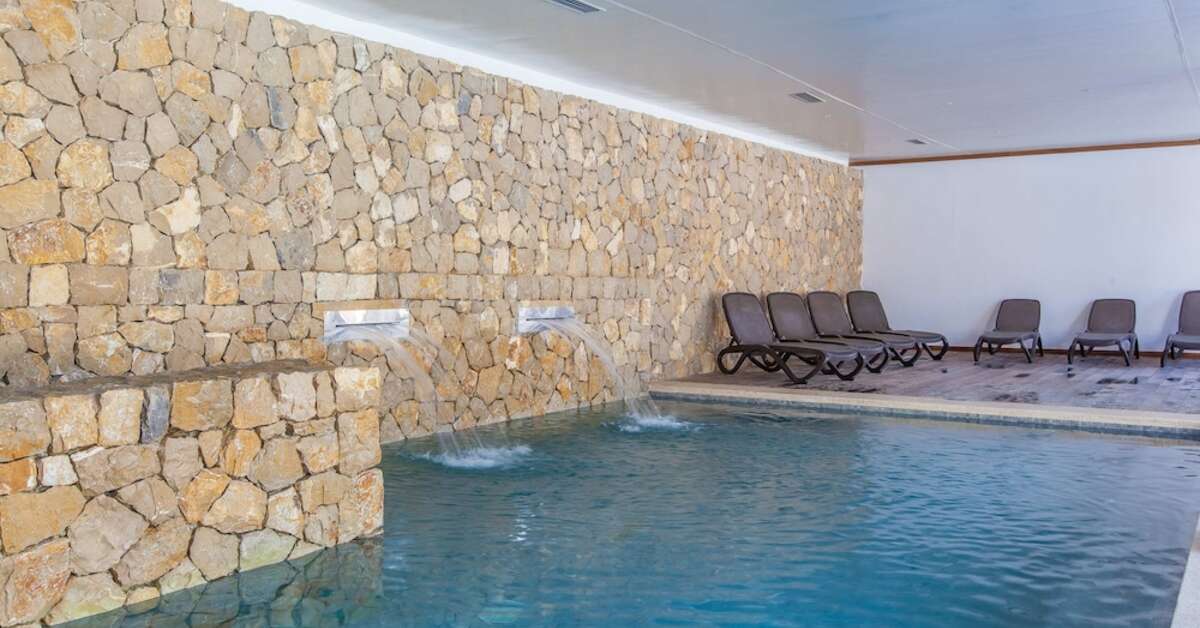 Ein Foto Fergus Style Cala Blanca Suites