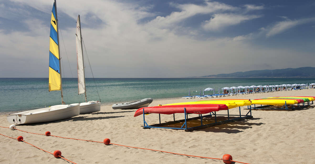 Een foto van het strand bij VOI Floriana Resort
