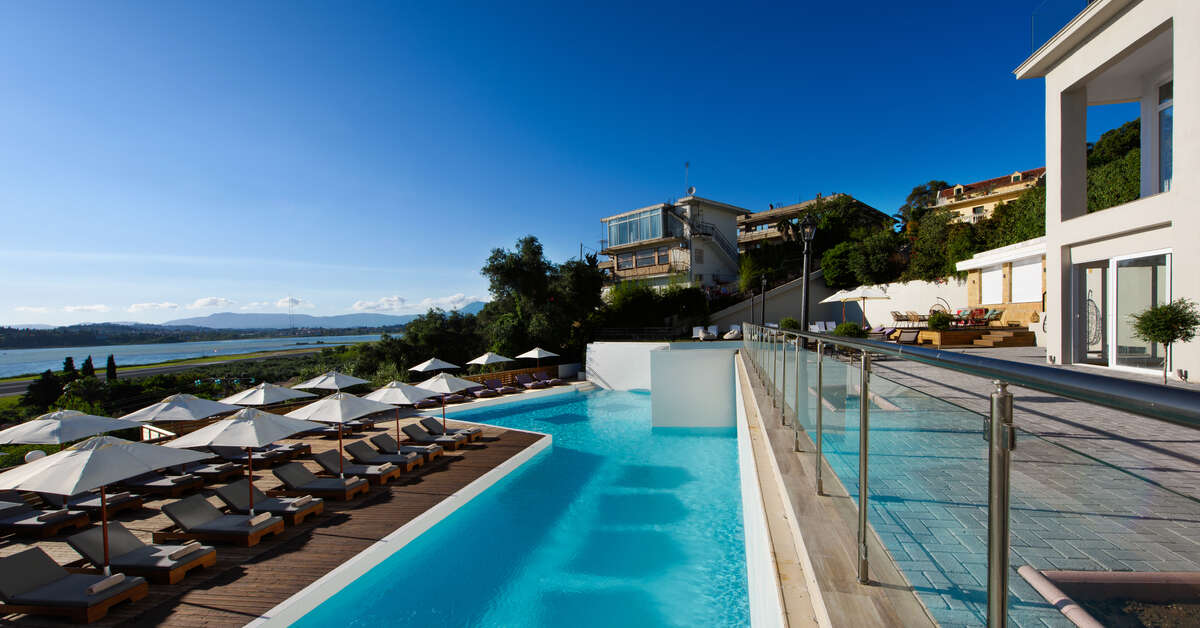 Ein Foto vom Pool im The Royal Grand Hotel