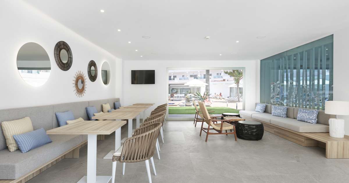 Een foto van het interieur van Metropolitan Playa JUKA Aparthotel