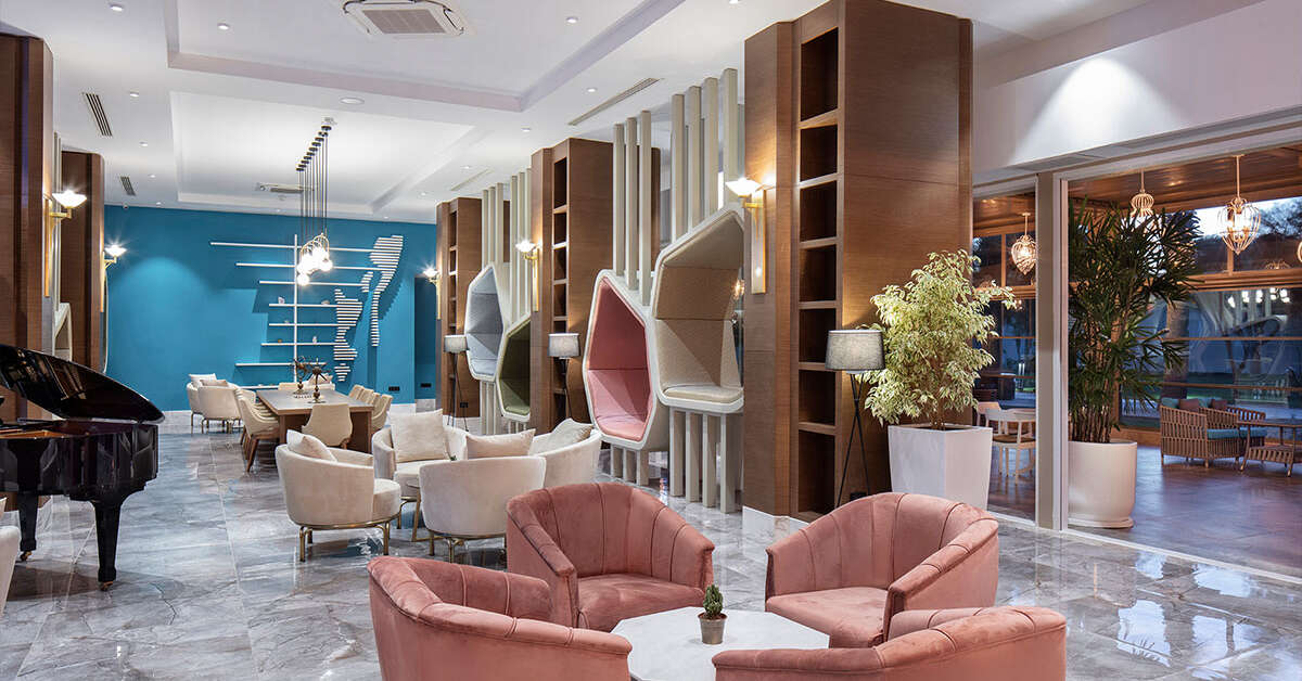 Een foto van het interieur van Nirvana Cosmopolitan