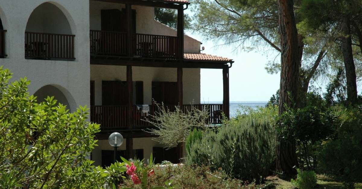 Een foto van de buitenkant van Hotel Punta Negra
