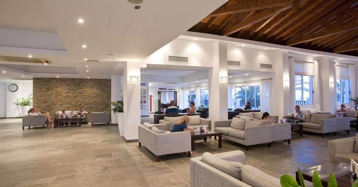 Een foto van het interieur van Akti Beach Village Resort