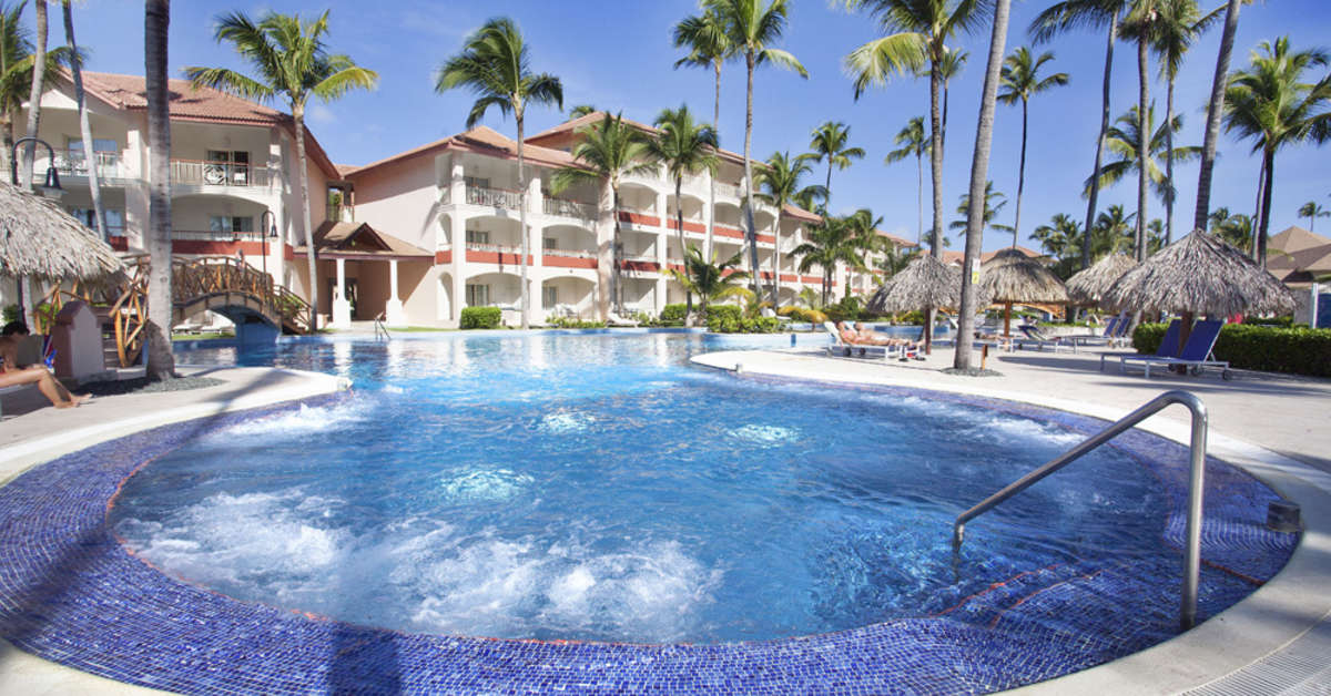 Een foto van het zwembad bij Hotel Majestic Elegance Punta Cana