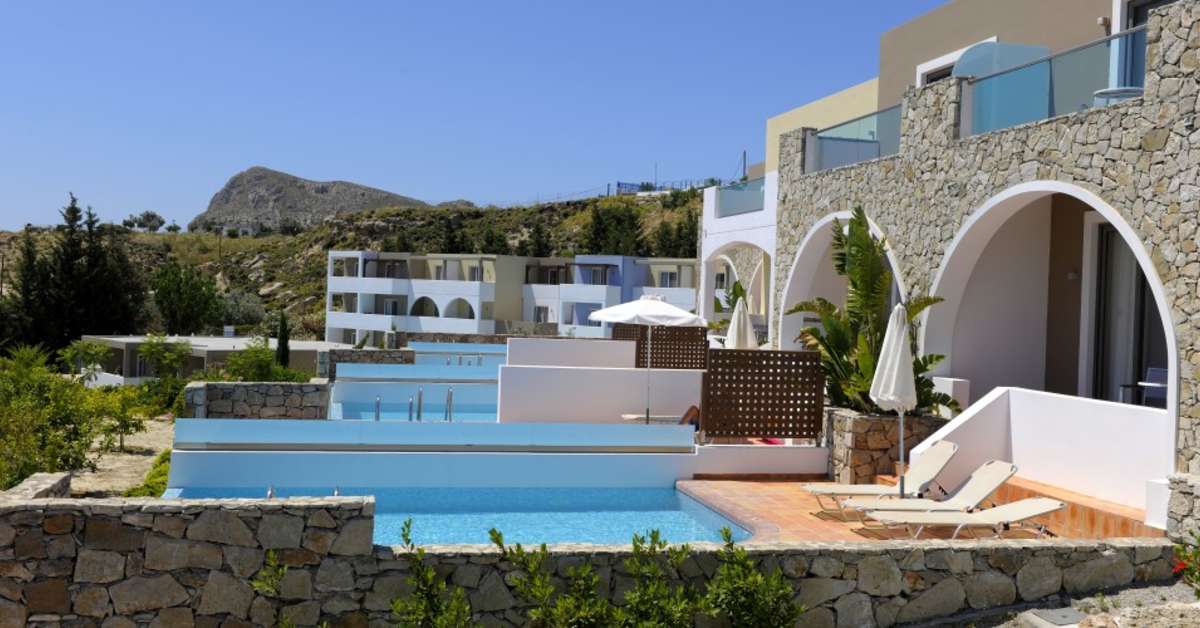Een foto van het zwembad bij Porto Angeli Beach Resort