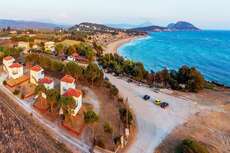 Een foto van Romanos Beach Villas