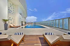 Een foto van The Curve Hotel
