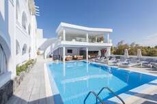 Een foto van Blue Waves Hotel Kamari