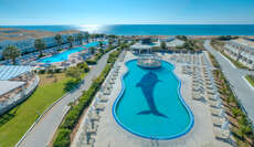 Een foto van een overzicht van Sandy Beach Resort