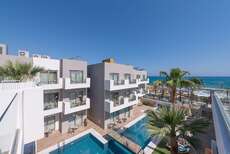 Ein Foto von einer Übersicht des Hotel Cactus Bay