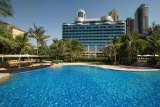 Een foto van een overzicht van Le Meridien Mina Seyahi Beach Resort & Marina