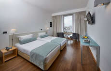 Een foto van een overzicht van Hotel Faro & Beach Club