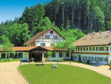 Een foto van een overzicht van AllgäuHotel Hofgut Kürnach