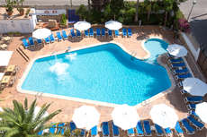 Een foto van het zwembad bij Allsun Hotel Cristobal Colon
