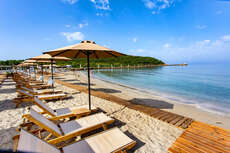 Ein Foto Zeus Paradise Beach