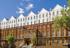 Een foto van een overzicht van NH London Kensington