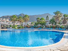 Ein Foto von einer Übersicht des Evripides Village Beach Hotel