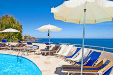 Ein Foto vom Pool im Castelsardo Resort Village