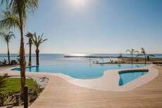Ein Foto vom Pool im Lebay Beach Hotel