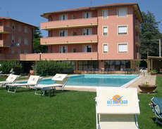 Een foto van een overzicht van Ali Sul Lago Hotel Residence
