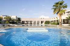 Ein Foto von einer Übersicht des Nine Muses Santorini Resort