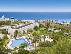 Ein Foto vom Pool im Allsun Hotel Esquinzo Beach
