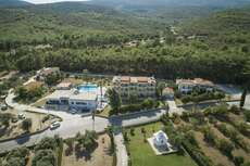 Een foto van een overzicht van Hotel Zeus Ireon