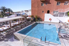 Een foto van een overzicht van Hotel Fenix Torremolinos
