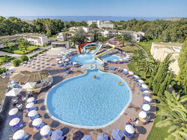 Sandy Beach & Villas