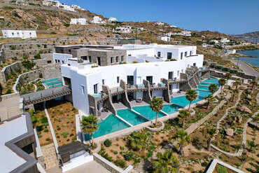Aeonic Suites & Spa