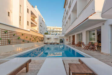 Zephyros Hotel