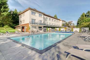 Logis Hotel la Maison Carrée