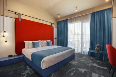 Heritage Hotel & Suites