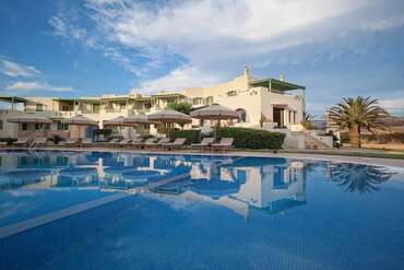 Finikas Hotel