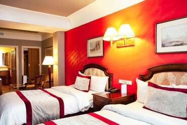 Les Saisons Hotel