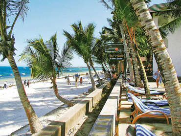 Travellers Beach Hotel