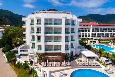 Supreme Beach Hotel