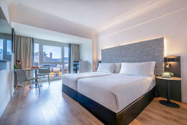 Innside by Melia San Sebastian Orly