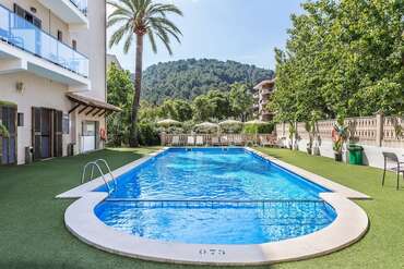 Fergus Style Soller Beach