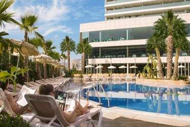 AR Diamante Beach