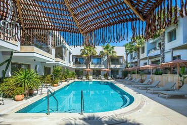 Pefki Deluxe Residences
