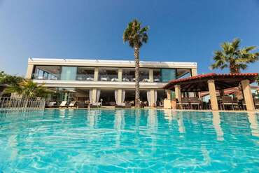 Aparthotel Robolla Beach