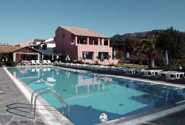 Nireas Studios & Appartementen