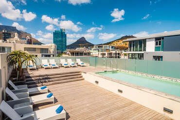 Harbour Bridge Hotel & Suites