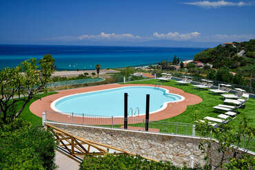 New Paradise Residence & Hotel