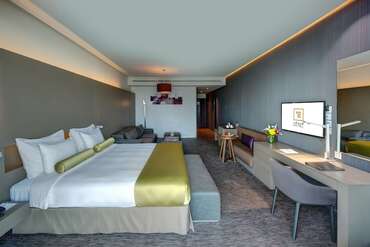 72 Hotel