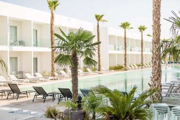 White Dreams Resort