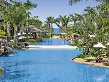 Ravindra Beach Resort & Spa